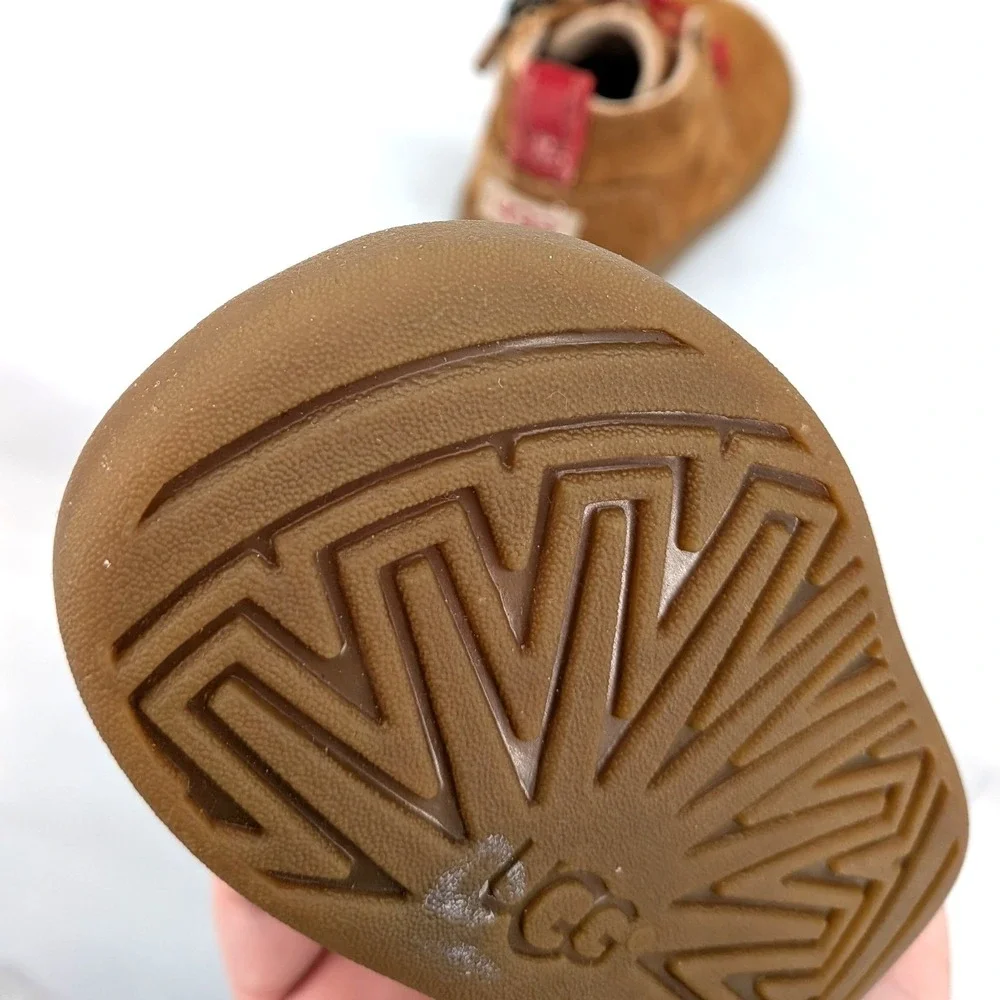 UGG Toddler Suede Boots Brown Lace Up Soft Sole‎ Size 1 Infant